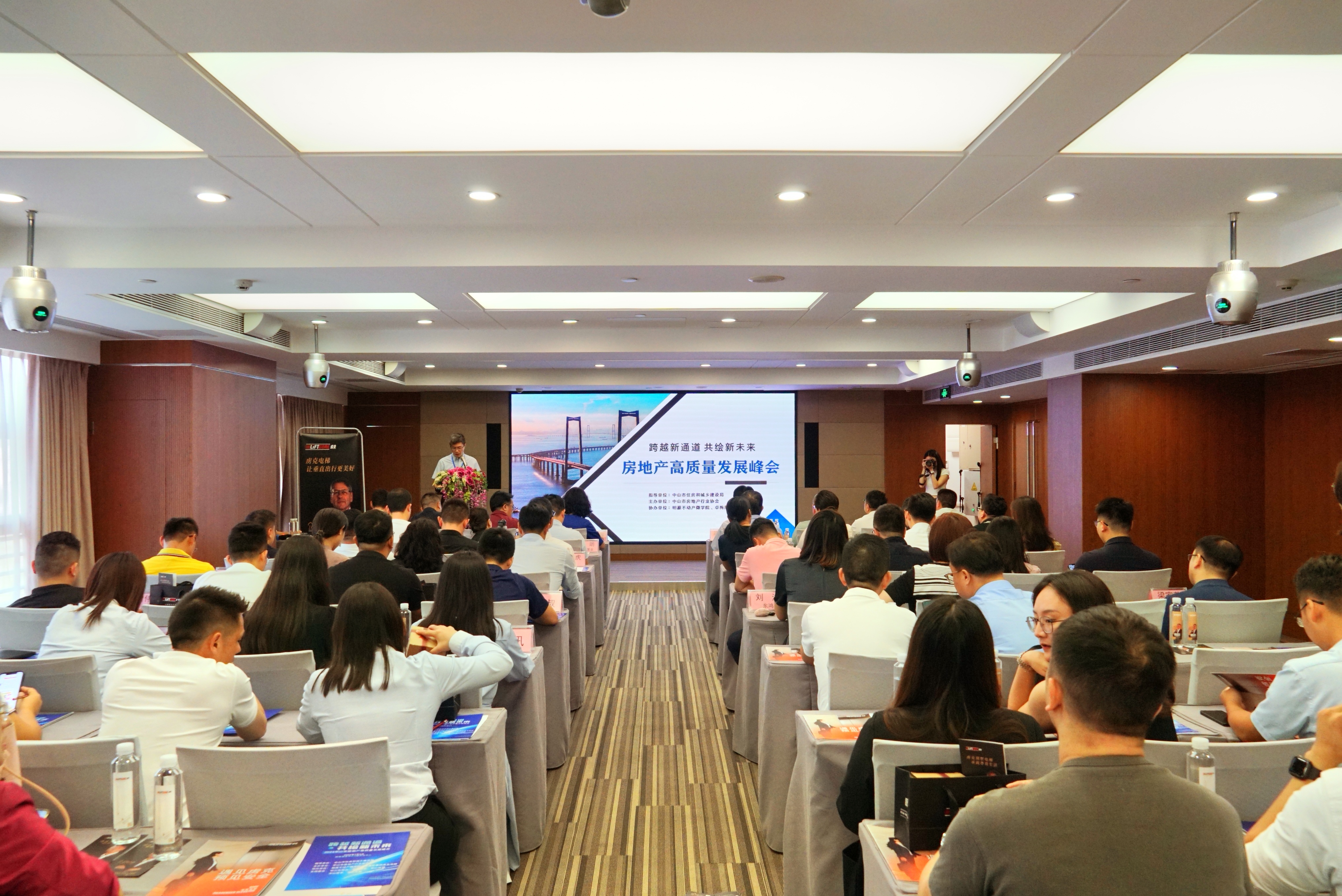 1720576896289163.jpg 90395f41283754ed36703bab0887653.jpg